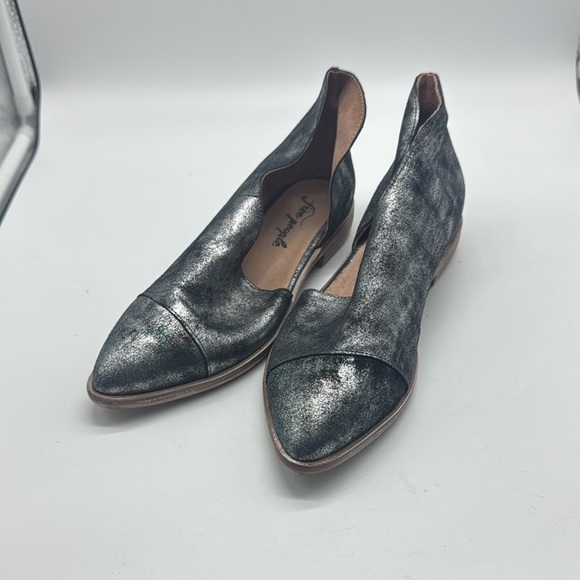 Free People Women's Royale Flat Leather Metallic Black Size 6.5 - Picture 2 of 10